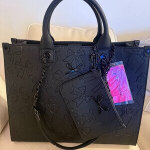 NWT Betsey Johnson XOKIARA2 Black bows Large Tote Bag w/ wristlet